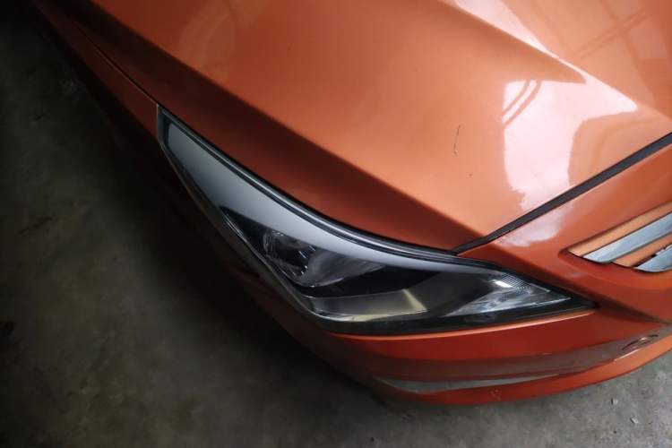 Used Hyundai Verna Ray 2014 1.4L Automatic GLX Right Front Headlight
