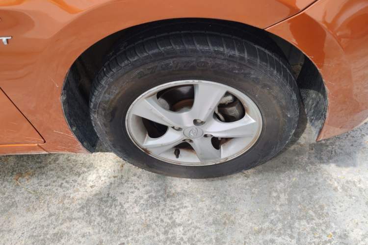 Used Hyundai Verna Ray 2014 1.4L Automatic GLX Right Front Wheel Hub
