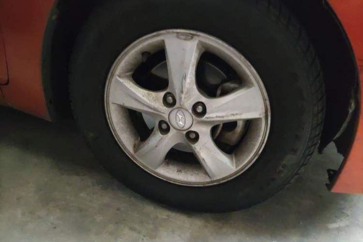 Used Hyundai Verna Ray 2014 1.4L Automatic GLX Right Front Wheel Hub