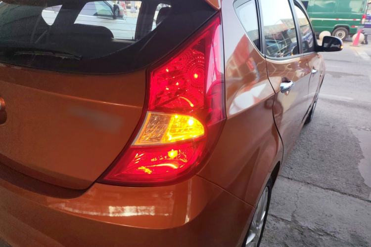 Used Hyundai Verna Ray 2014 1.6L Automatic TOP Right Rear Taillight