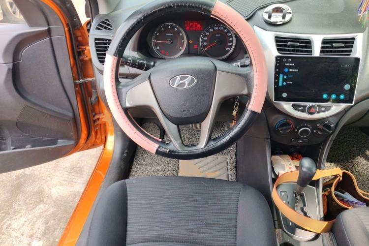 Used Hyundai Verna Ray 2014 1.4L Automatic GLX Steering Wheel