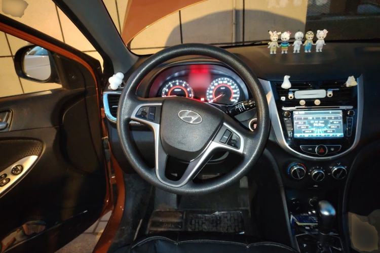 Used Hyundai Verna Ray 2014 1.6L Automatic TOP Steering Wheel