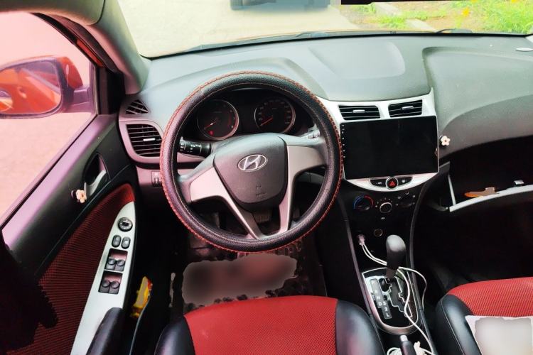 Used Hyundai Verna Ray 2014 1.4L Automatic GLX Steering Wheel