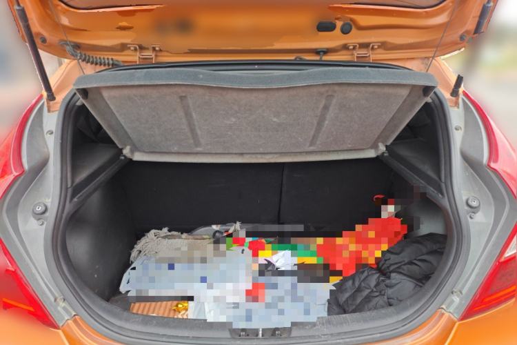 Used Hyundai Verna Ray 2014 1.6L Automatic TOP Trunk
