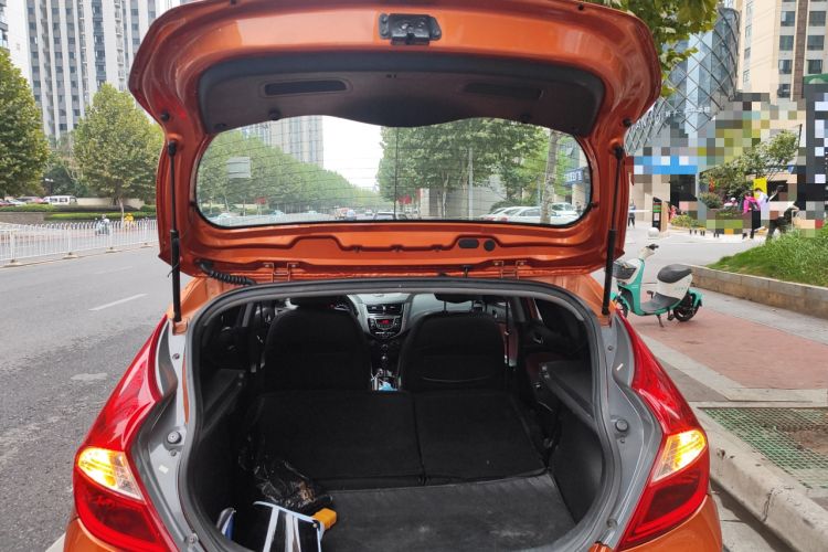 Used Hyundai Verna Ray 2014 1.4L Automatic GLX Trunk