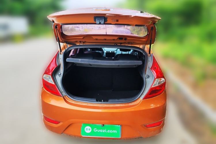 Used Hyundai Verna Ray 2014 1.4L Automatic GLX Trunk