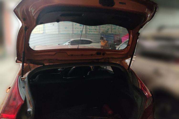 Used Hyundai Verna Ray 2014 1.4L Automatic GLX Trunk