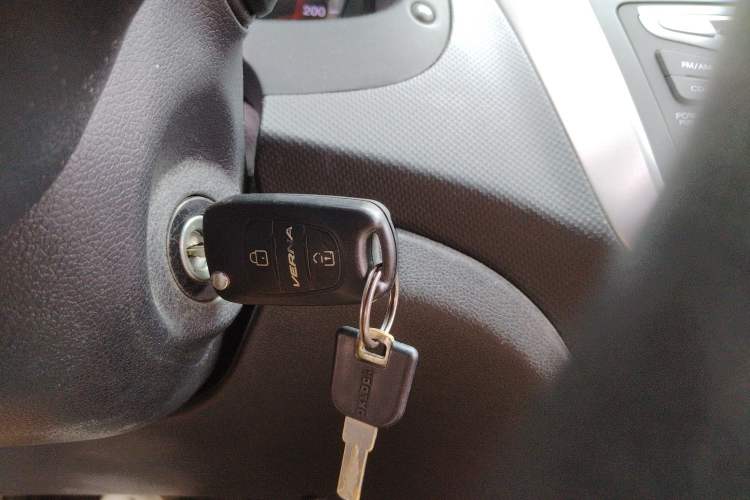 Used Hyundai Verna Ray 2014 1.4L Automatic TOP Vehicle Key