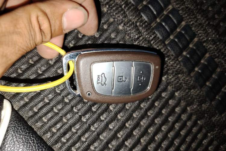 Used Hyundai Verna Ray 2014 1.6L Automatic TOP Vehicle Key