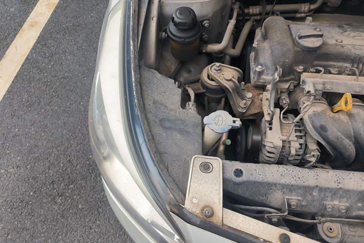 Used Hyundai Verna Ray 2014 1.4L Manual GLX Engine Bay Right