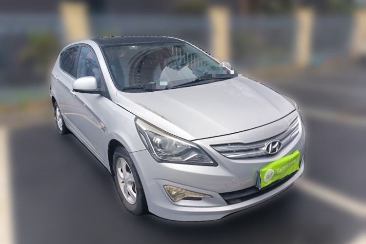 Used Hyundai Verna Ray 2014 1.4L Manual GLX Front Right 45 Deg
