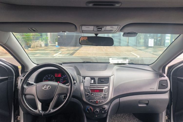 Used Hyundai Verna Ray 2014 1.4L Manual GLX Headliner