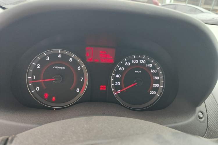 Used Hyundai Verna Ray 2014 1.4L Manual GLX Odometer Close Up