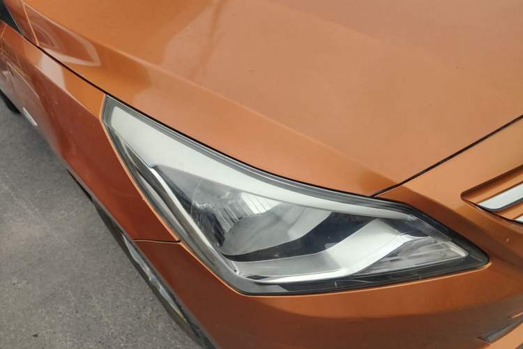 Used Hyundai Verna Ray 2014 1.4L Manual GLX Right Front Headlight