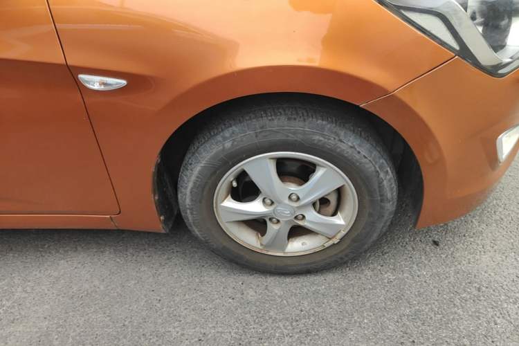 Used Hyundai Verna Ray 2014 1.4L Manual GLX Right Front Wheel Hub