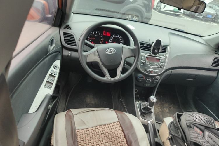 Used Hyundai Verna Ray 2014 1.4L Manual GLX Steering Wheel