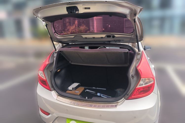 Used Hyundai Verna Ray 2014 1.4L Manual GLX Trunk