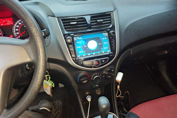 Used Hyundai Verna Ray 2014 1.4L Automatic GLX Audio And AC Panel