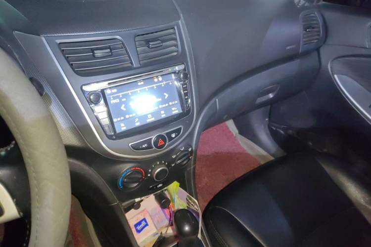 Used Hyundai Verna Ray 2014 1.4L Automatic GLX Audio And AC Panel