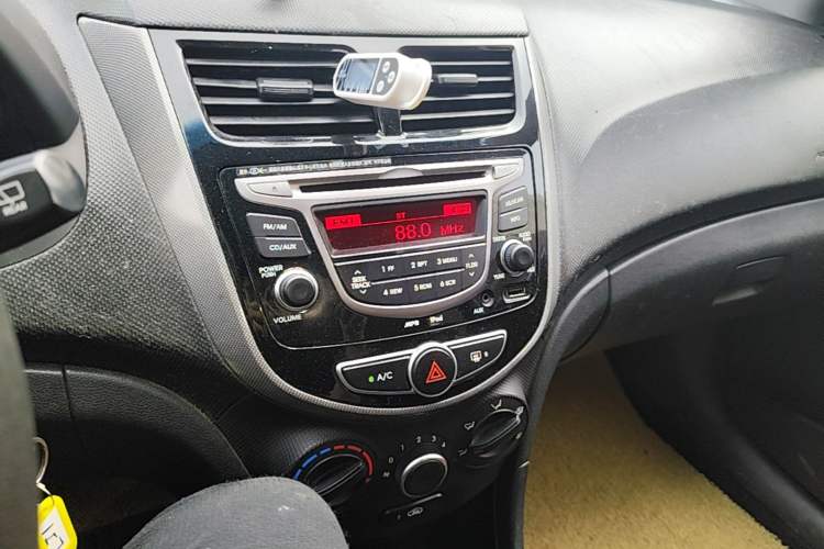 Used Hyundai Verna Ray 2014 1.4L Automatic GLX Audio And AC Panel
