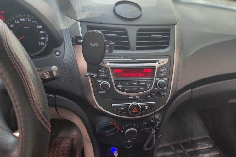 Used Hyundai Verna Ray 2014 1.4L Automatic GLX Audio And AC Panel