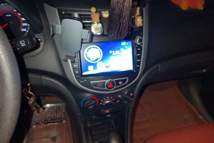 Used Hyundai Verna Ray 2014 1.4L Automatic GLX Audio And AC Panel