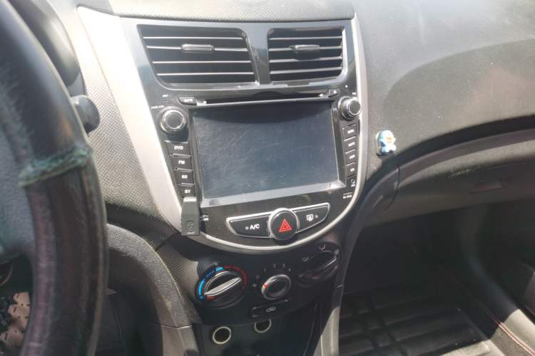 Used Hyundai Verna Ray 2014 1.4L Automatic GLX Audio And AC Panel