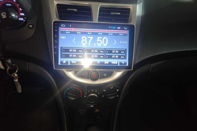 Used Hyundai Verna Ray 2014 1.4L Automatic GLX Audio And AC Panel