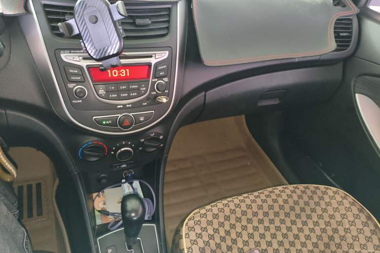 Used Hyundai Verna Ray 2014 1.4L Automatic GLX Audio And AC Panel
