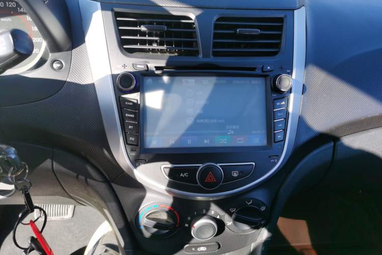 Used Hyundai Verna Ray 2014 1.4L Automatic GLX Audio And AC Panel