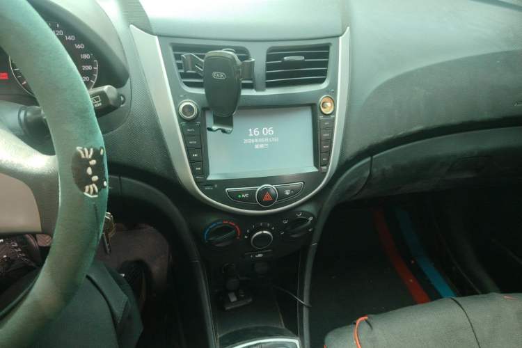 Used Hyundai Verna Ray 2014 1.4L Manual GLX Audio And AC Panel