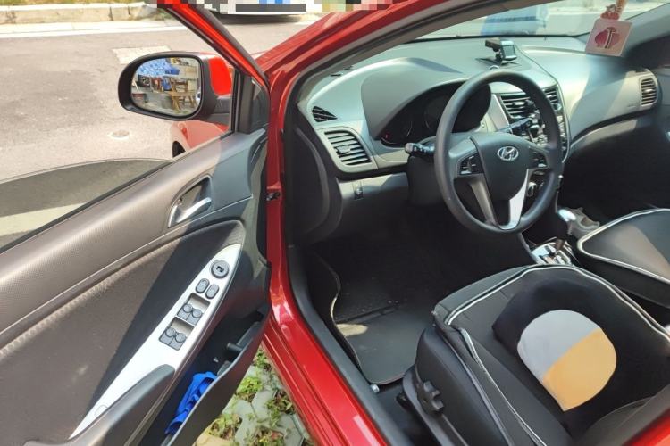 Used Hyundai Verna Ray 2014 1.6L Automatic TOP Driver Seat