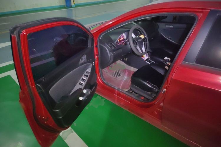 Used Hyundai Verna Ray 2014 1.4L Automatic GLX Driver Seat