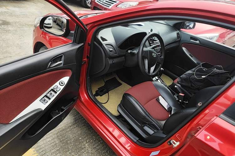 Used Hyundai Verna Ray 2014 1.4L Automatic GLX Driver Seat