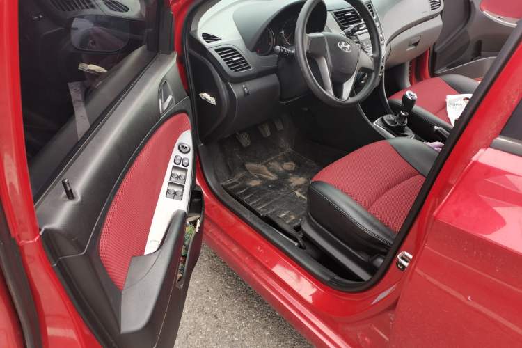 Used Hyundai Verna Ray 2014 1.4L Manual GLX Driver Seat