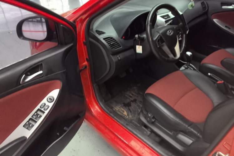 Used Hyundai Verna Ray 2014 1.6L Automatic TOP Driver Seat