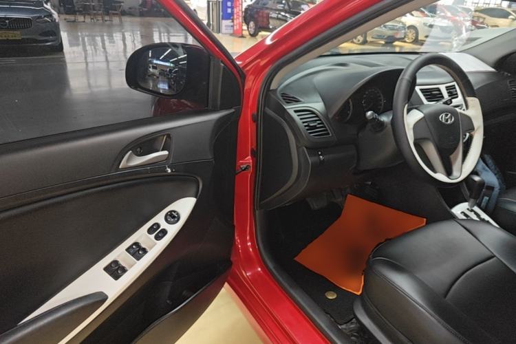 Used Hyundai Verna Ray 2014 1.4L Automatic GLX Driver Seat