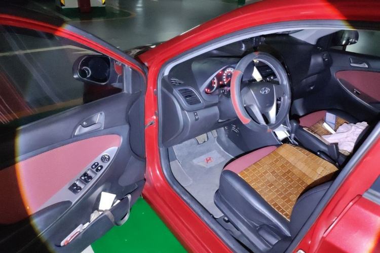 Used Hyundai Verna Ray 2014 1.4L Automatic GLX Driver Seat
