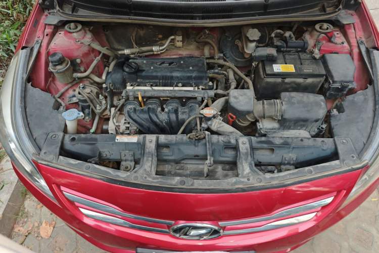 Used Hyundai Verna Ray 2014 1.4L Automatic GLX Engine Bay