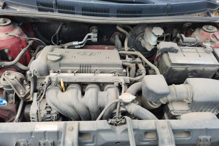 Used Hyundai Verna Ray 2014 1.4L Manual GLX Engine Bay