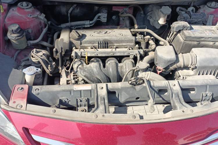 Used Hyundai Verna Ray 2014 1.4L Automatic GLX Engine Bay