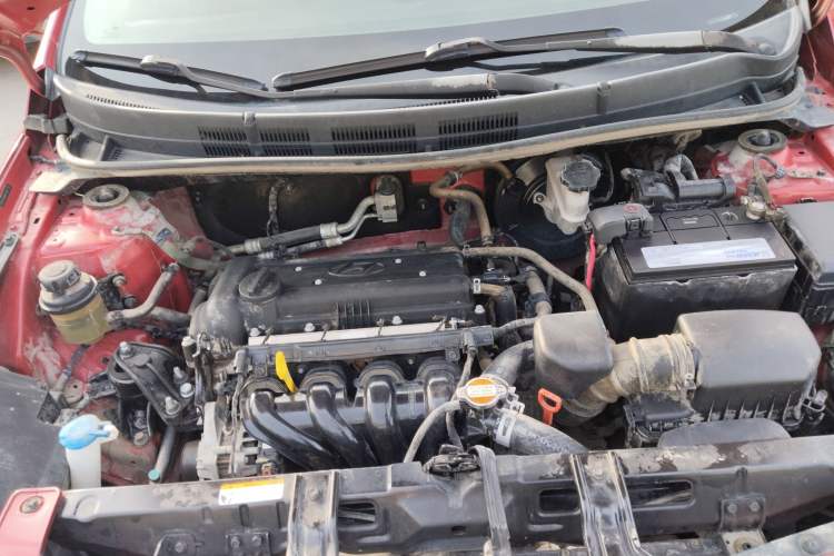 Used Hyundai Verna Ray 2014 1.4L Automatic GLX Engine Bay