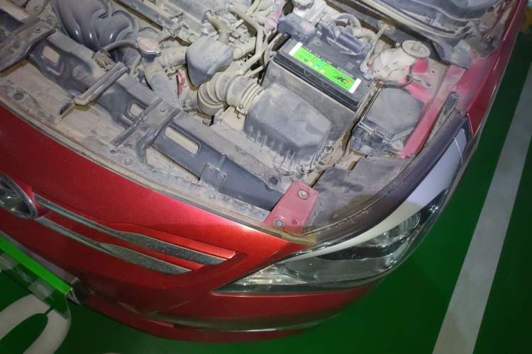 Used Hyundai Verna Ray 2014 1.4L Automatic GLX Engine Bay Left