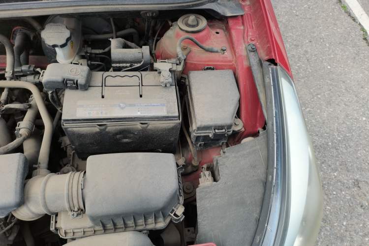 Used Hyundai Verna Ray 2014 1.4L Manual GLX Engine Bay Left