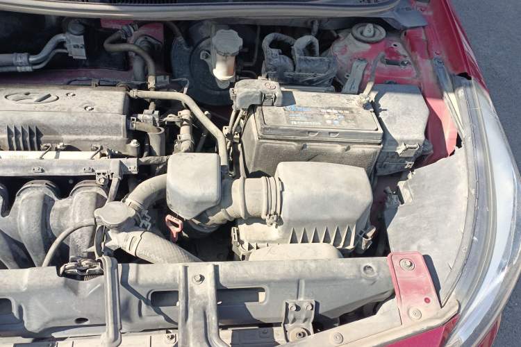 Used Hyundai Verna Ray 2014 1.4L Automatic GLX Engine Bay Left