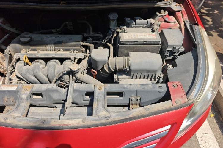 Used Hyundai Verna Ray 2014 1.4L Automatic GLX Engine Bay Left