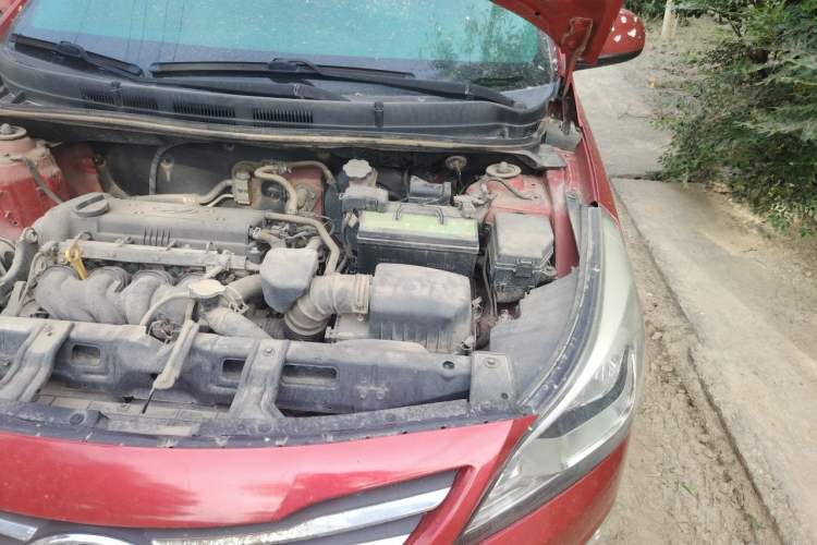 Used Hyundai Verna Ray 2014 1.4L Manual GLX Engine Bay Left