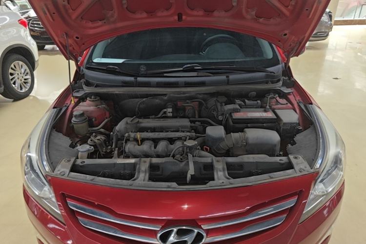 Used Hyundai Verna Ray 2014 1.4L Automatic GLX Engine Bay