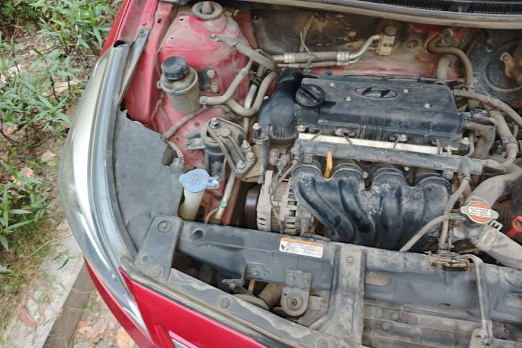Used Hyundai Verna Ray 2014 1.4L Automatic GLX Engine Bay Right