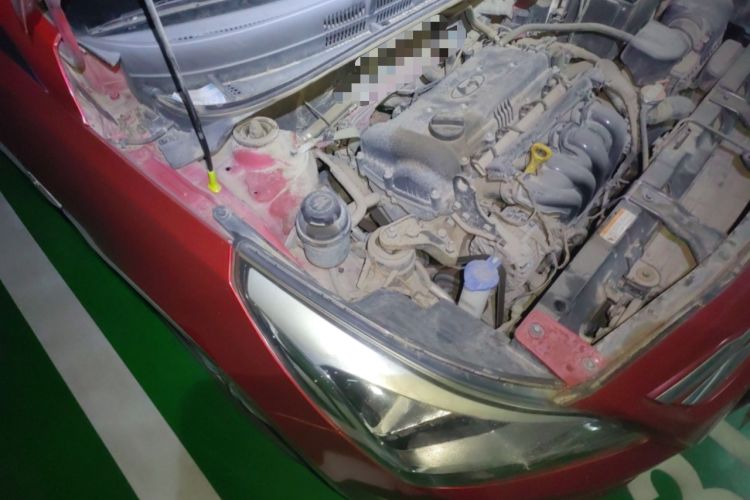 Used Hyundai Verna Ray 2014 1.4L Automatic GLX Engine Bay Right